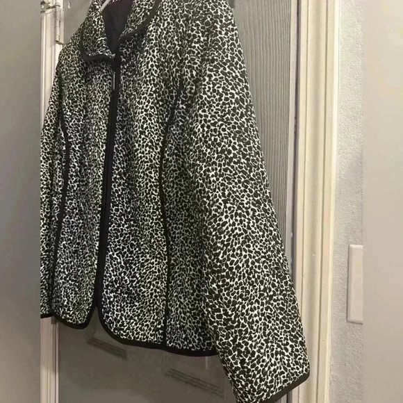 R•Q•T black & white zippered quilted lightweight lined jacket women’s size Med - Picture 5 of 9